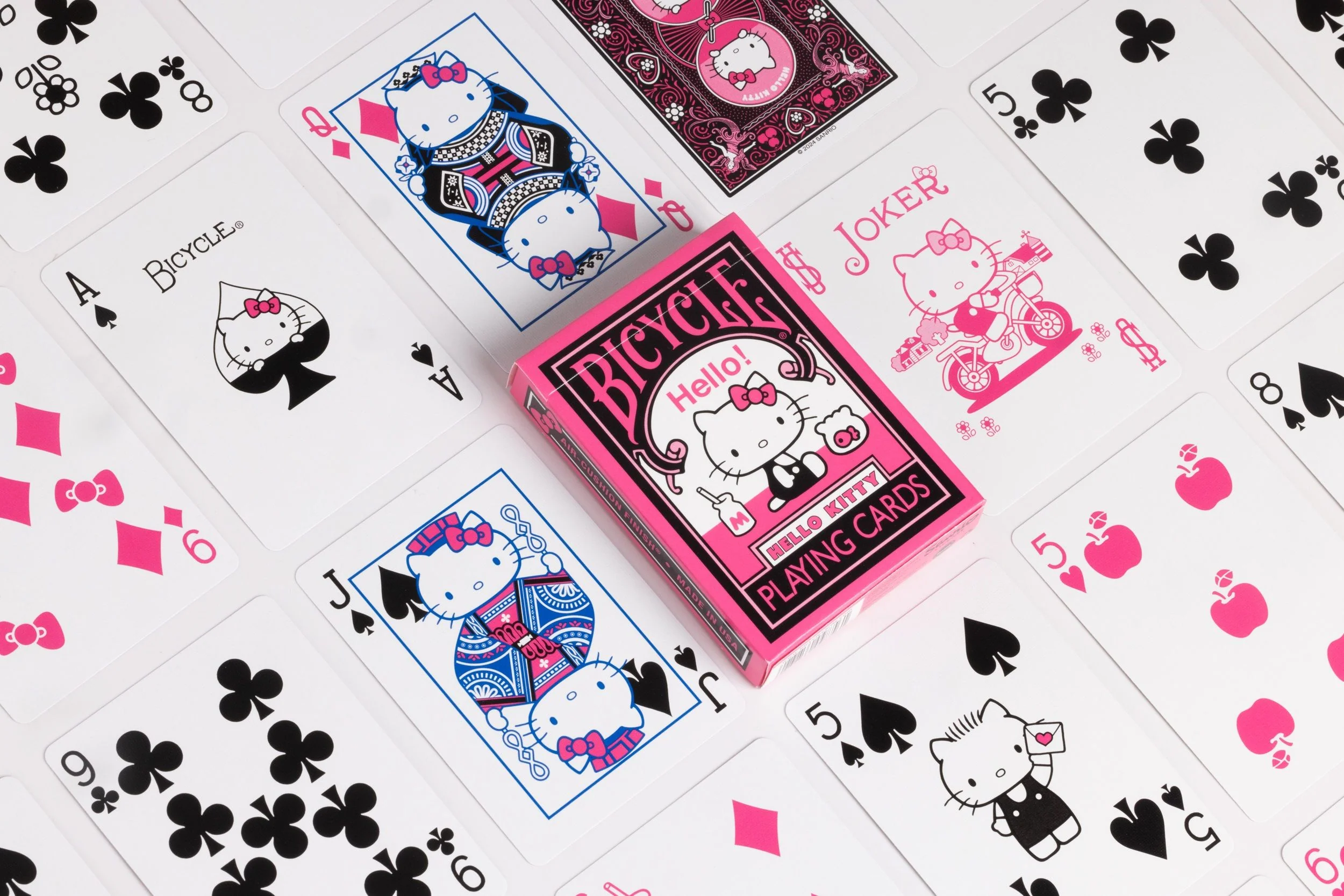Bicycle Hello Kitty Black & Pink Playing Cards - Image 3